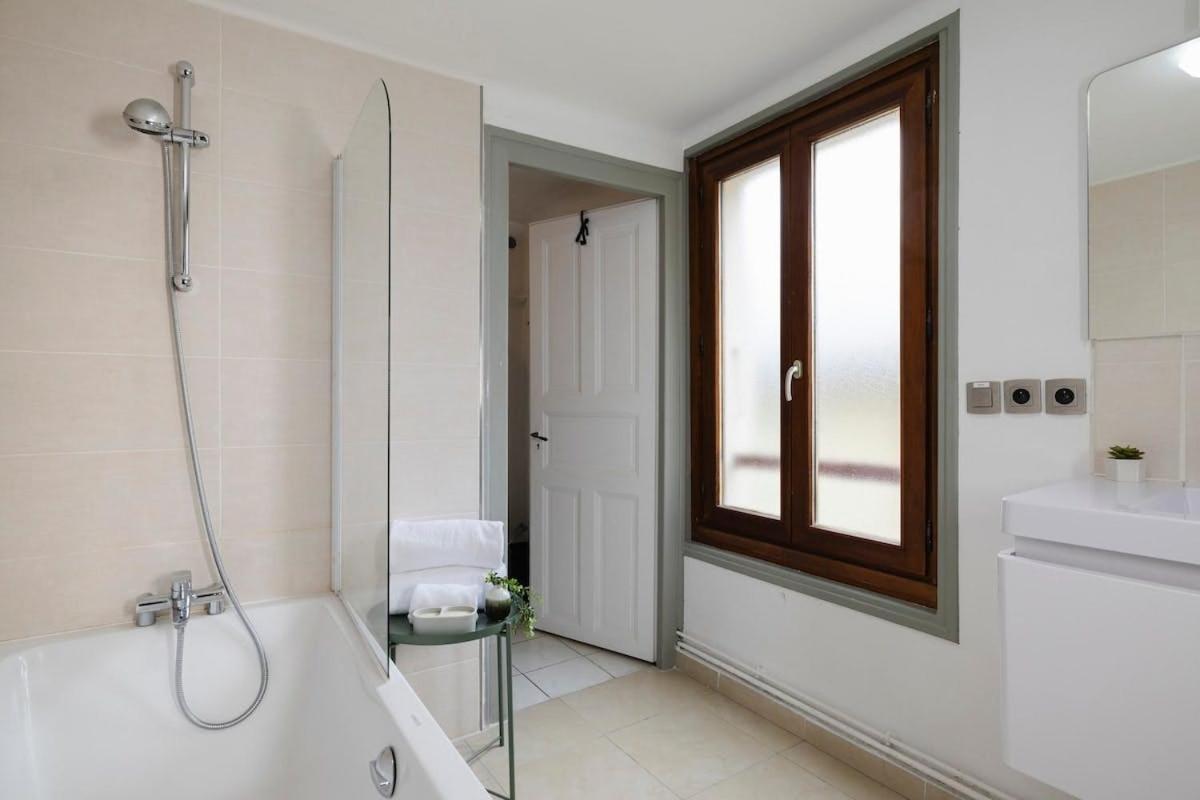 Penthouse 130m2 Centre & Quiet - Parking - Jacuzzi Apartamento *
